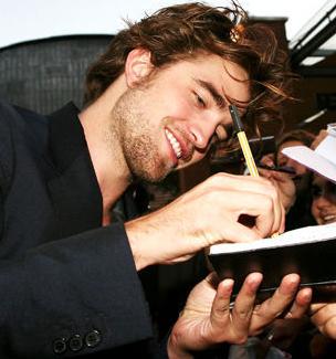 http://www.sponkit.com/wp-content/uploads/2009/02/robert-pattinson6.jpg