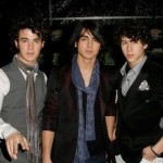 Jonas Brothers Answer Fans’ Questions Online