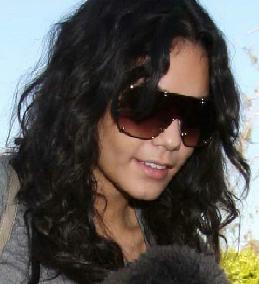 Vanessa Hudgens Visited A Girlfriend In North Hollywood