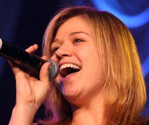 Kelly Clarkson 