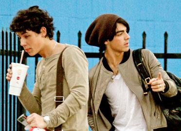 Nick & Joe Jonas