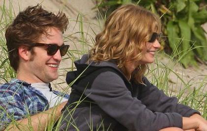 Robert Pattinson & Emilie de Ravin 