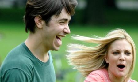 Justin Long and Drew Barrymore