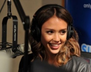 Jessica Alba Wears Babydoll Dress At David Letterman Jessica Alba Wears Babydoll Dress At David Letterman