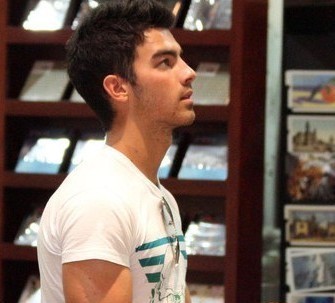 Joe Jonas 