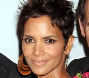 halle berry dating, actress halle berry, halle berry baby, halle berry without makeup 