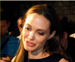 Angelina Jolie 