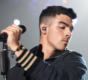 Joe Jonas 