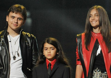 Prince, Blanket And Paris Jackson