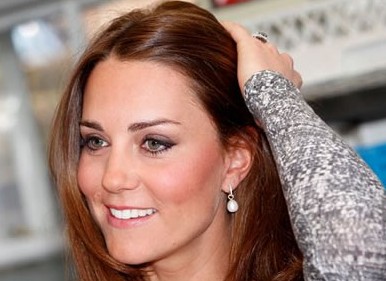 Duchess Kate Wore Wrap Dress And Expensive Diamond Necklace